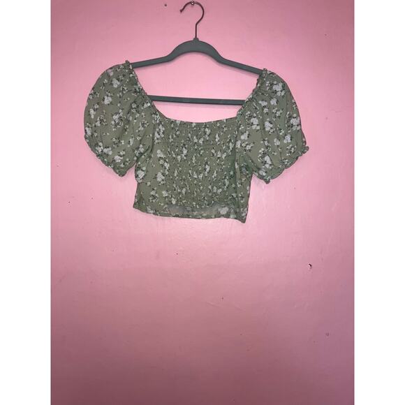 Hollister green dainty floral poofy sleeve size medium - Picture 4 of 4